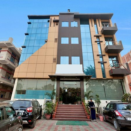 Oyo 9841 The Vivir 1 Hotel Noida Exterior foto