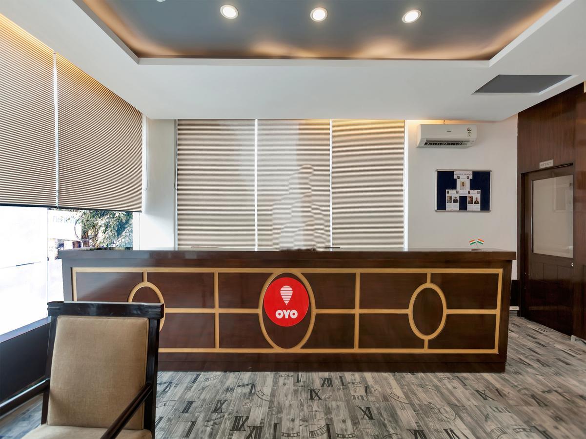 Oyo 9841 The Vivir 1 Hotel Noida Exterior foto