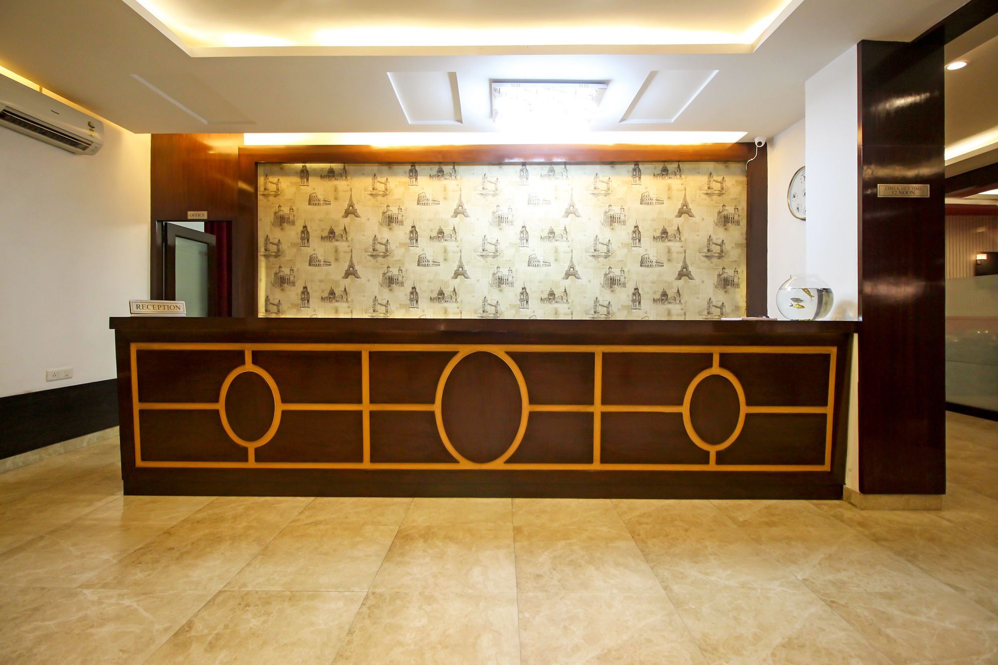 Oyo 9841 The Vivir 1 Hotel Noida Exterior foto