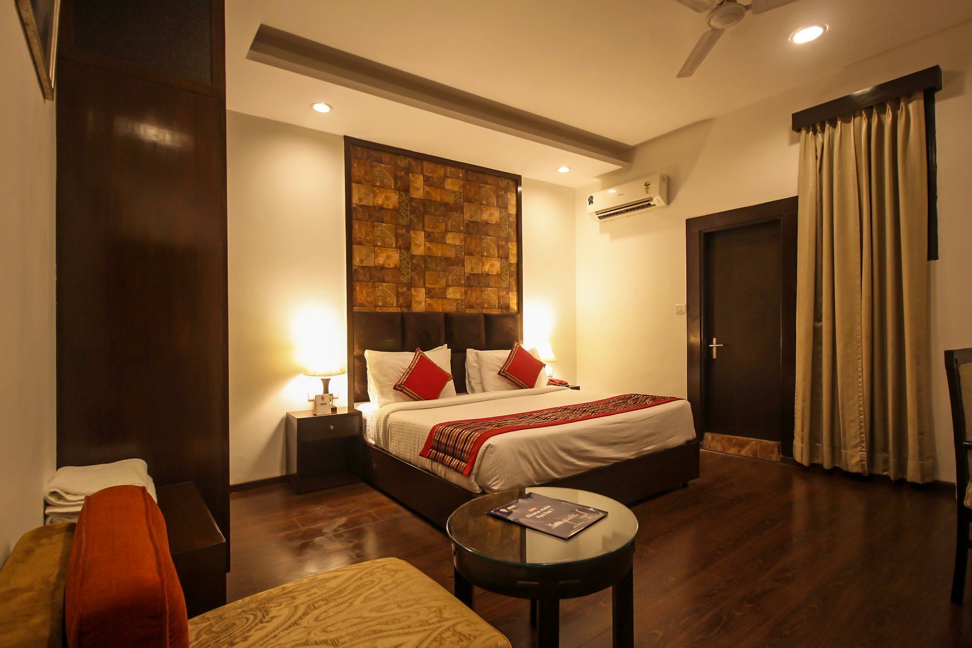 Oyo 9841 The Vivir 1 Hotel Noida Exterior foto