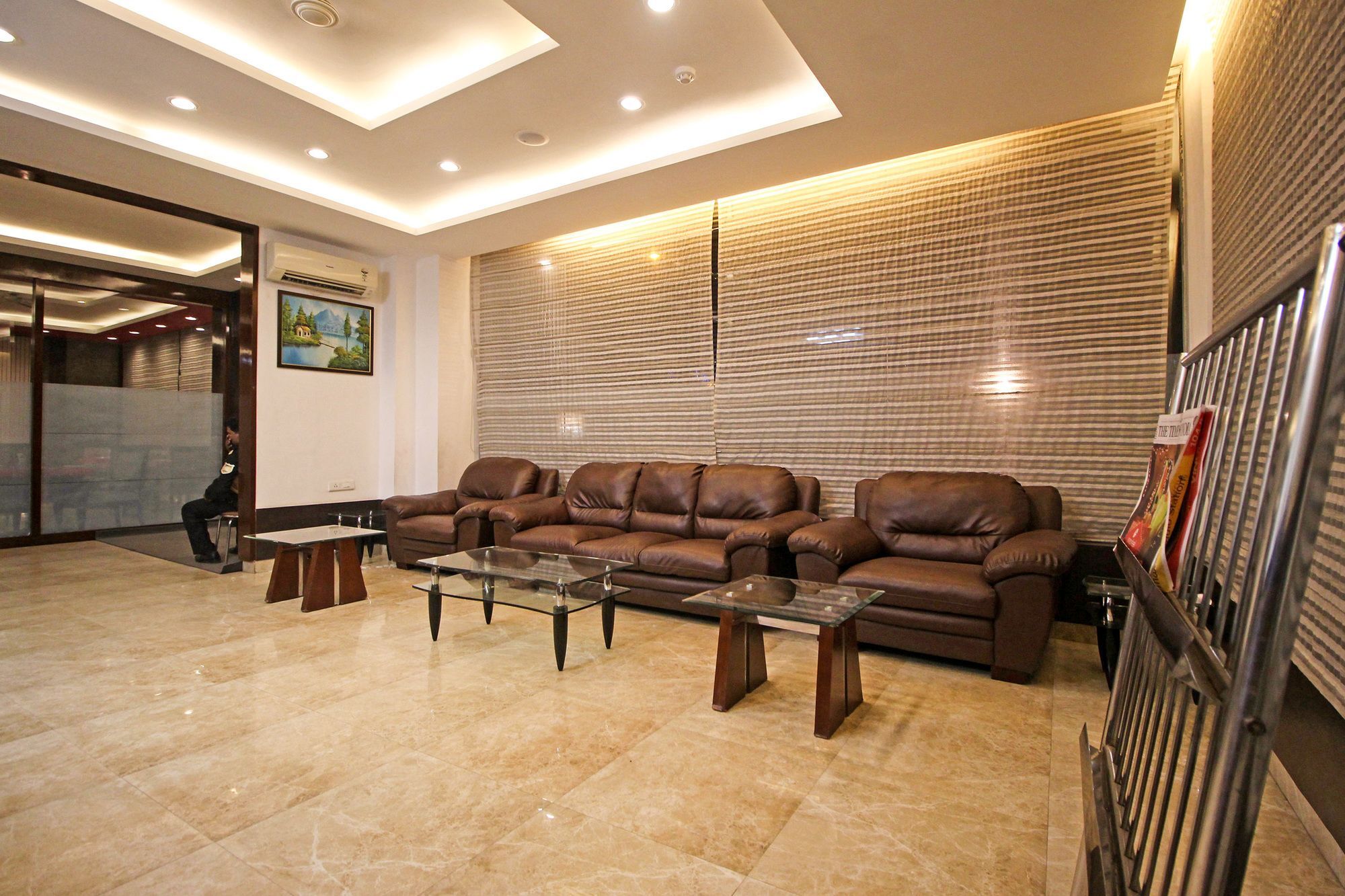 Oyo 9841 The Vivir 1 Hotel Noida Exterior foto