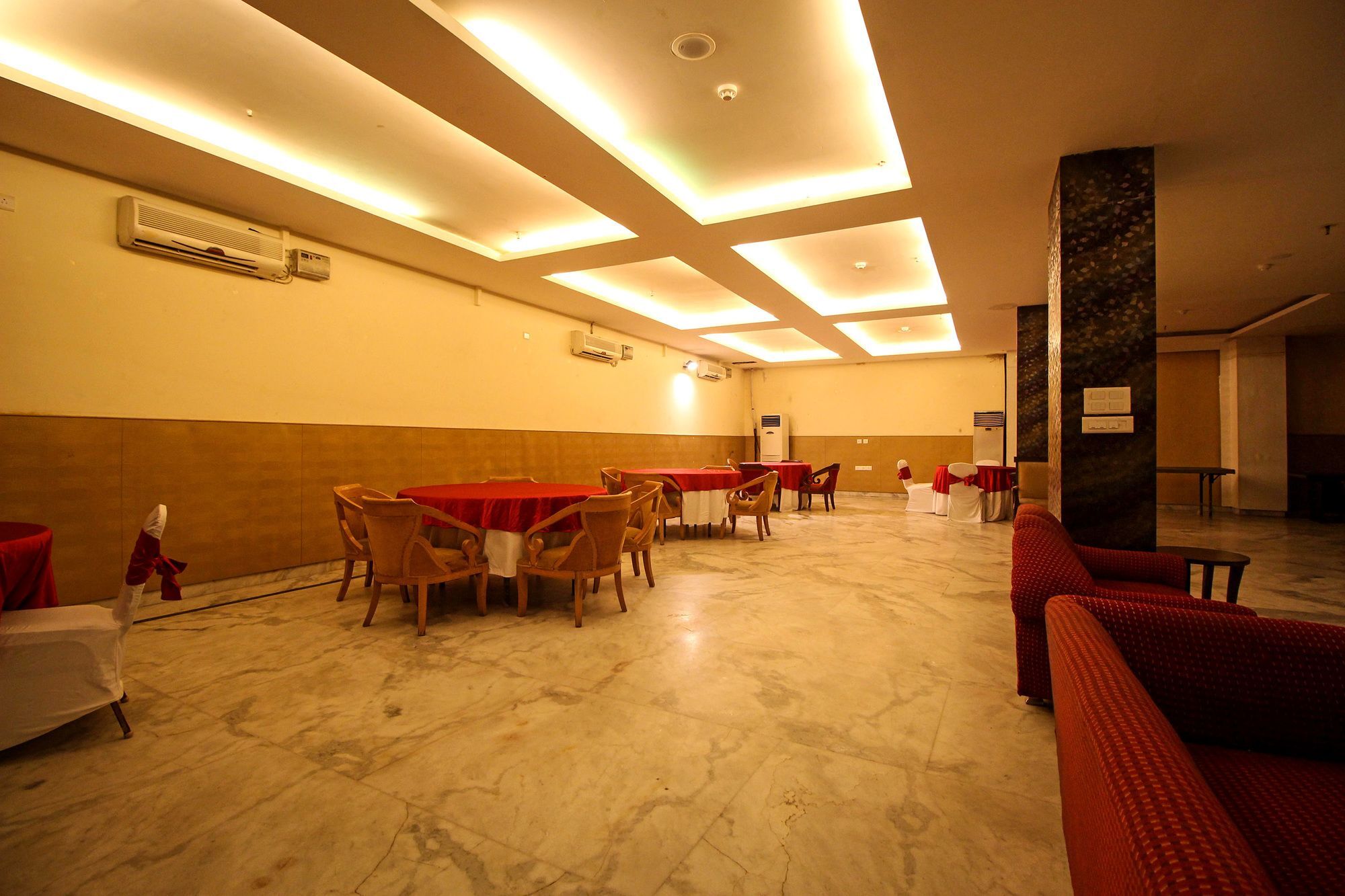 Oyo 9841 The Vivir 1 Hotel Noida Exterior foto