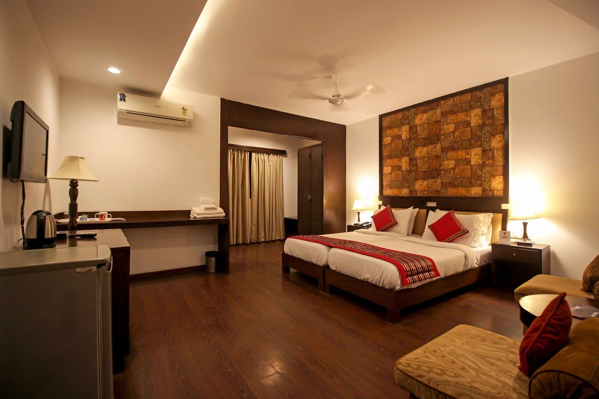 Oyo 9841 The Vivir 1 Hotel Noida Exterior foto